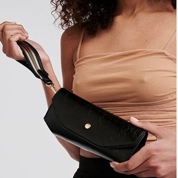 Moda Luxe Wristlet Bag - Picture 8 of 8